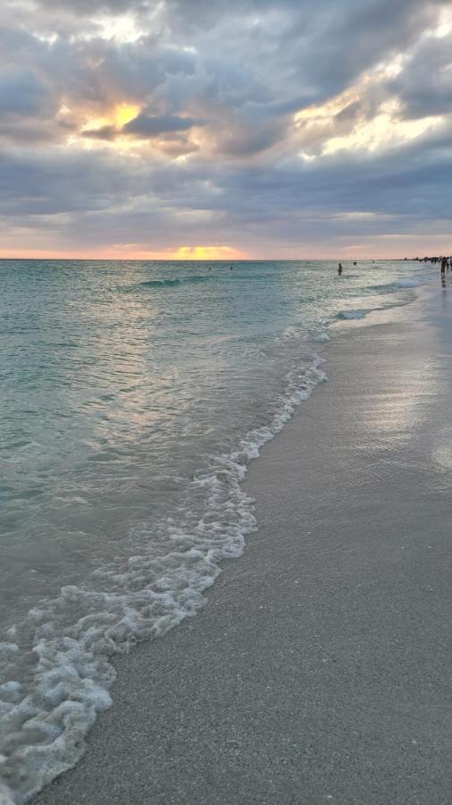 Siesta Key Condo - On The Water ! Экстерьер фото